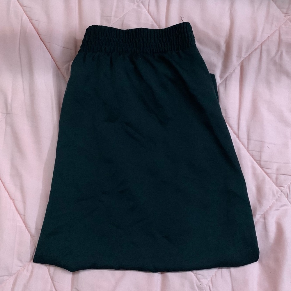 midi black skirt